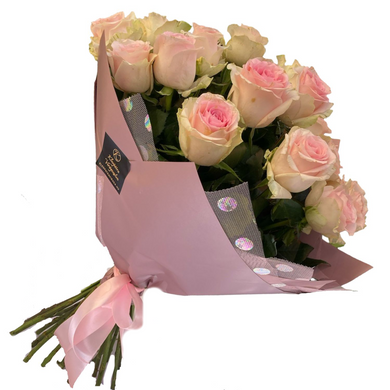 20 szálas rózsaszín rózsa csokor díszcsomagolásban