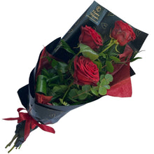 Kép betöltése a galériamegjelenítőbe: 3 szálas vörös rózsa csokor