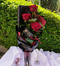 Kép betöltése a galériamegjelenítőbe: 3 szálas vörös rózsa csokor
