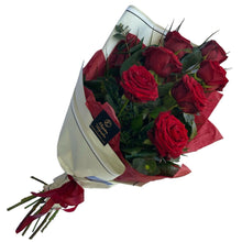 Kép betöltése a galériamegjelenítőbe: Vörös rózsa csokor 7 szálas