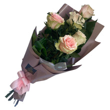 Kép betöltése a galériamegjelenítőbe: Rózsaszín rózsa csokor 5 szál