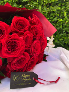 Vörös rózsa 30 szál díszítve